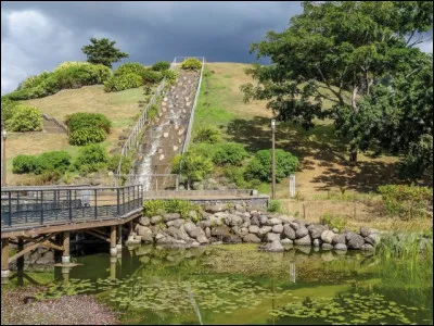 Le campus propose aussi un parc bois&eacute; afin de permettre de petites balades au grand air. Comment s'appelle ce parc qui se situe sur l'&icirc;le de la R&eacute;union ?