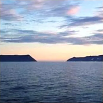 Quel d&eacute;troit doit son nom &agrave; un officier de la marine russe ?