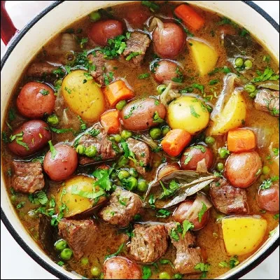 Quel terme d&eacute;signe &agrave; la fois un plat de cuisson et une pr&eacute;paration culinaire cuite dans ce plat ?