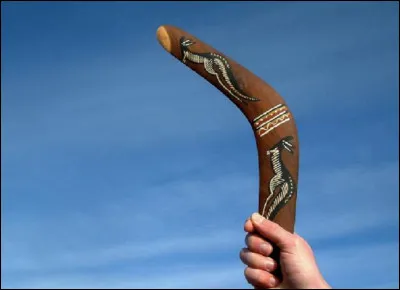 Avec quelle chanteuse, Étienne Daho a-t-il chanté en duo ''Comme un boomerang'' (qui est avant tout une arme) ?