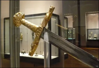 Quel était le nom de l'épée de Charlemagne ?