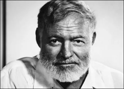 Qui est l'auteur du célèbre roman ''L'Adieu aux armes'' ?