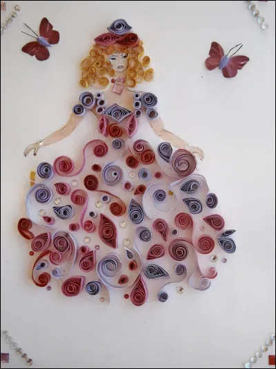 Comment s'appelle la technique que l'on a vue sur toutes les images, consistant à fabriquer une forme grâce à des petits morceaux de papier enroulés sur eux-mêmes ?