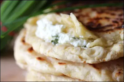 Si le "naan" le plus réputé en France semble être le "cheese naan", de quel pays vient-il à l'origine ?