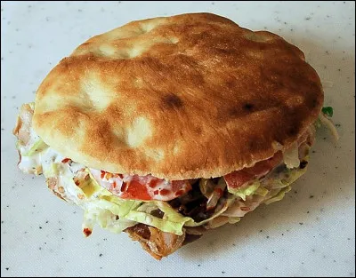 Par contre, vous allez peut-être me dire que le "döner kebab" est bien, lui, originaire de/d'...