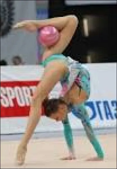 La GR est inscrite aux Jeux olympiques depuis ceux qui se sont déroulés à Los Angeles. En quelle année était-ce ?