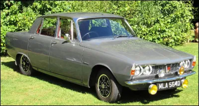 Première lauréate du prix de la voiture européenne de l'année, cette automobile britannique a porté plusieurs noms selon sa cylindrée. Quel est son nom ?