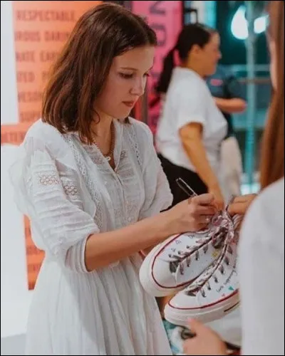 Pour quelle grande marque a-t-elle collaboré avec Calvin Klein ?