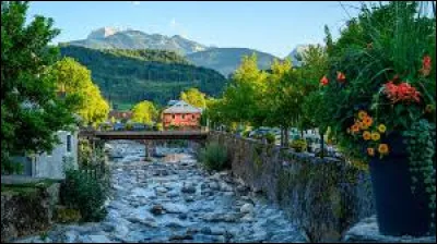 Ville Haut-Savoyard, Taninges se situe en région ...