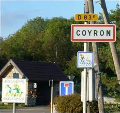 Nous sommes à présent en Bourgogne-Franche-Comté, à l'entrée de Coyron. Petit village de 73 habitants près du lac de Vouglans, dans l'arrondissement de Saint-Claude, il se situe dans le département ...
