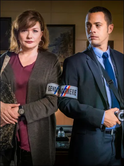 Ces personnages sont venus enquêter à la Réunion, dans le film "La Malédiction du volcan". Quelle est leur profession ?