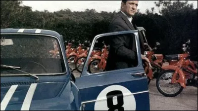 Dans le film "Ne nous fâchons pas" de 1968 quelle est cette sportive conduite par Lino Ventura ?