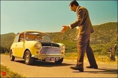 Dans le film"Les Vacances de Mr Bean" dans quelle auto Ronan Atkinson monte-t-il en faisant du stop ?