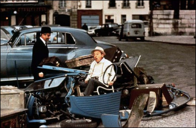 Dans le film "Le Corniaud" quels sont les véhicules, conduits par de Funès et Bourvil, qui entrent en collision ?
