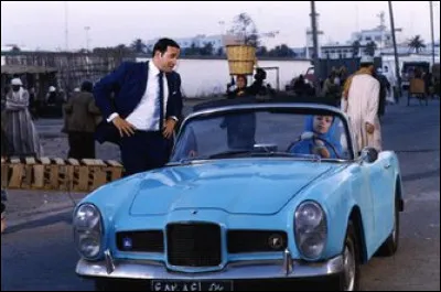 Quel coupé sport conduit Bérénice Béjo dans le film ''OSS117 Le Caire nid d'espions'' ?