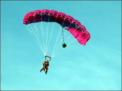 En quelle année le premier saut en parachute a-t-il été effectué ?
