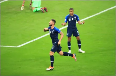 Thierry Henry est actuellement le meilleur buteur de l'histoire de l'équipe de France avec 51 buts, combien de buts manquent à Olivier Giroud pour l'égaler ?