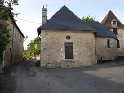 Nous sommes en Nouvelle-Aquitaine, aux Farges. Commune de l'arrondissement de Sarlat-la-Canéda, sur la rive droite de la Vézère, elle se trouve dans le département ...