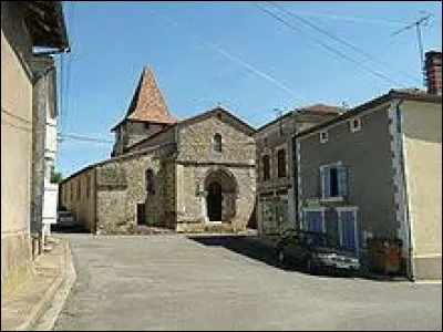 Commune Charentaise, Roussines se situe en région ...