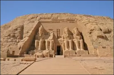 Au temps des pharaons, les temples égyptiens étaient interdits au public.