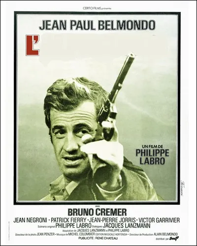 Belmondo est un chasseur de prime de luxe, employé par le gouvernement. Un bon film policier rehaussé par un "bebel" aussi bon que d'habitude...