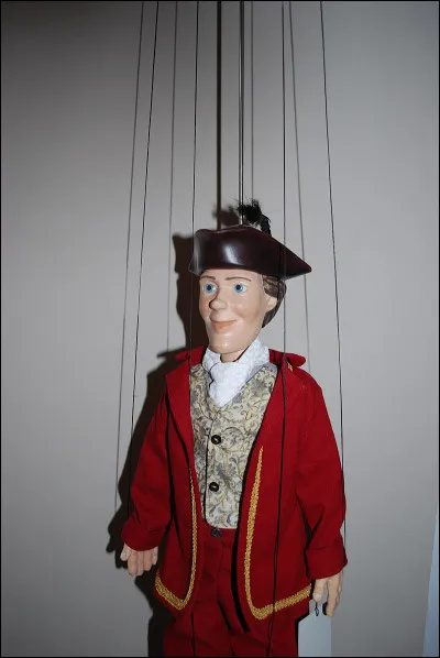 En héraldique, qu'est-ce qu'une angenne ?