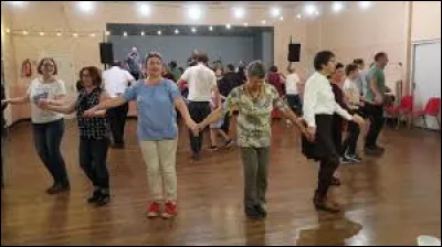 La fête : 
Comment se nomme cette manifestation traditionnelle ?