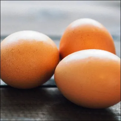 Quelle préparation d'uf est aussi appelée uf miroir ?