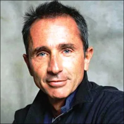 Dans quel film de Claude Zidi Thiery Lhermitte incarne-t-il un policier nommé François Lesbuche ?