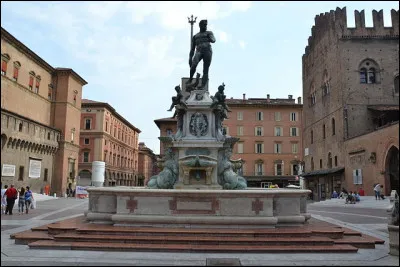 ''La fontaine de Neptune'' ou ''le géant'' est une fontaine allégorique monumentale de Bologne. Dans quel pays cette fontaine est-elle située ?