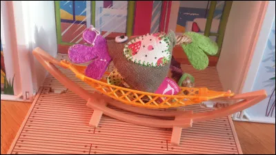 Ça y est, je suis arrivée. J'ai décidé de faire une sieste dans mon hamac…
Mais depuis combien d'années le hamac a-t-il été inventé ?