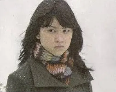 L : Leanne, est l'amie de...