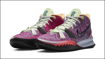 Sa derni&egrave;re paire signature est la...