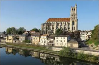 Comment appelle-t-on les habitants de la ville de Mantes-la-Jolie ?