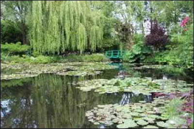 De quel peintre peut-on voir les jardins à Giverny ?