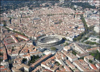 Quel est le département de Nîmes ?