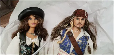 Trouvez le nom des deux acteurs qui interprètent les rôles de Jack Sparrow et Elizabeth Swann !