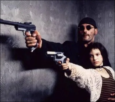 Chef-d'oeuvre de Luc Besson, ce film nous prsente un tueur  gage tombant sous le charme d'une pauvre gamine  qui il va faire entrevoir son monde.