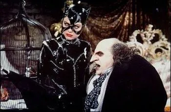 Vous aurez reconnu ici Catwoman ainsi que le Pingouin et vous en dduisez avec justesse que ce film appartient  la srie des Batman. Celui-ci fut ralis par Tim Burton. Lequel est-ce ?