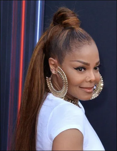 Qui est cette chanteuse ?