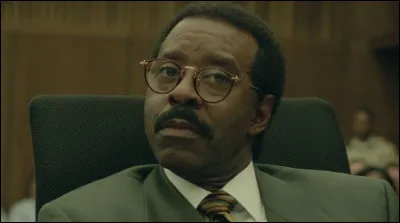 Quel est le personnage joué par Courtney B. Vance ?