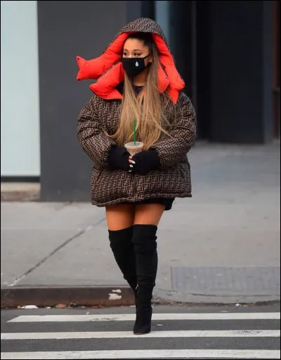 Dans quel quartier de New York se situe son appartement ?