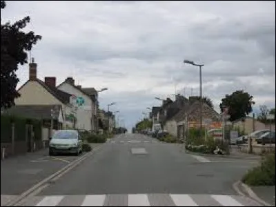 Ancienne commune des Pays-de-la-Loire, dans le Segréen, Noyant-la-Gravoyère se situe dans le département ...
