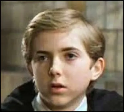 Quelle est la maison de Ernie MacMillan ?