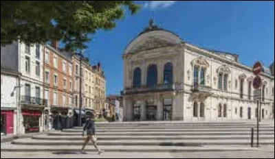 Dans quel département se situe la ville de Roanne ?