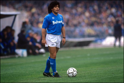 Quelle légende du football nous a quittés le 25 novembre 2020 à seulement 60 ans ?