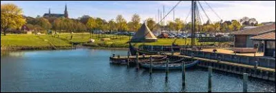 A quel pays appartient la grande île de Seeland ?