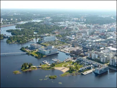 Dans quel pays se trouve la ville d'Oulu ?