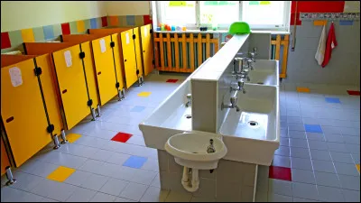 Dans la cour centrale, se situent les...