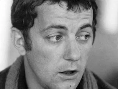 Où a-t-il fait ses débuts d'humoriste ?